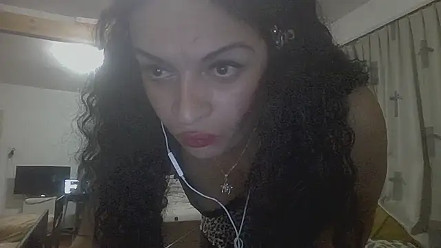 Snapshot of luanadigarda chatting on 18, 9, 2025 luanadigarda online show from 18, 9, 2025