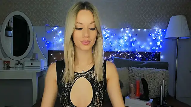 MiaBeeXX online show from 11, 10, 2025