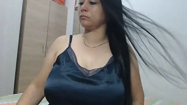 Snapshot of camilahot23 chatting on 18, 9, 2025 camilahot23 online show from 18, 9, 2025