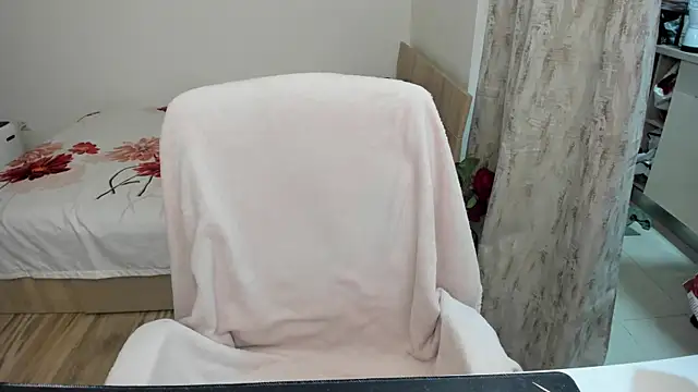 KrissLoona online show from 11, 6, 2026