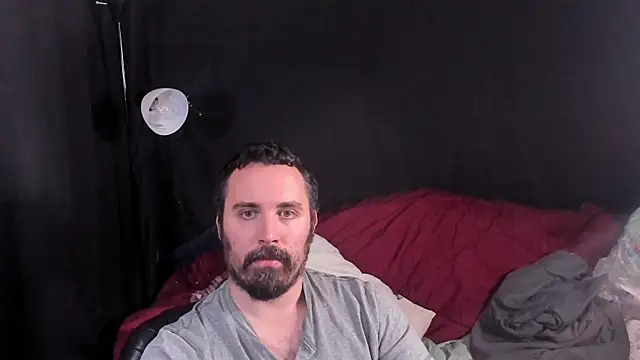 Snapshot of Metalstud chatting on 5, 11, 2025 Metalstud online show from 5, 11, 2025