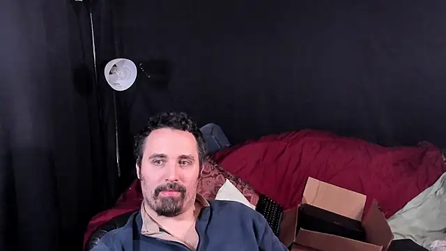 Snapshot of Metalstud chatting on 24, 11, 2025 Metalstud online show from 24, 11, 2025