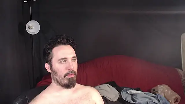 Snapshot of Metalstud chatting on 11, 3, 2025 Metalstud online show from 11, 3, 2025