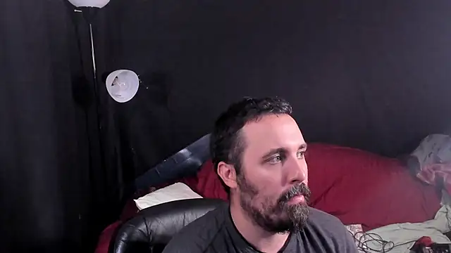 Snapshot of Metalstud chatting on 31, 10, 2025 Metalstud online show from 31, 10, 2025