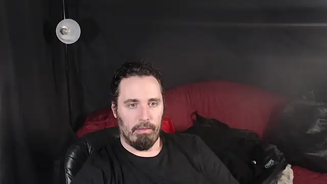 Snapshot of Metalstud chatting on 4, 3, 2025 Metalstud online show from 4, 3, 2025