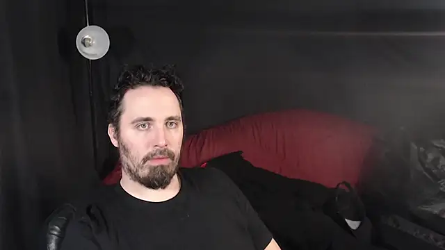 Snapshot of Metalstud chatting on 5, 3, 2025 Metalstud online show from 5, 3, 2025