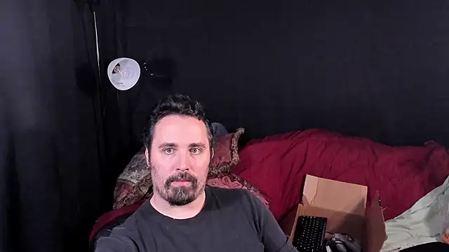 Snapshot of Metalstud chatting on 25, 11, 2025 Metalstud online show from 25, 11, 2025