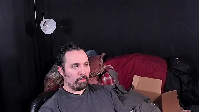 Snapshot of Metalstud chatting on 30, 11, 2025 Metalstud online show from 30, 11, 2025