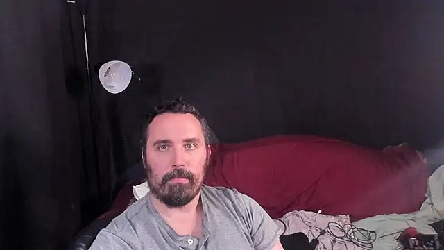 Snapshot of Metalstud chatting on 4, 11, 2025 Metalstud online show from 4, 11, 2025