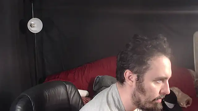 Snapshot of Metalstud chatting on 11, 3, 2025 Metalstud online show from 11, 3, 2025