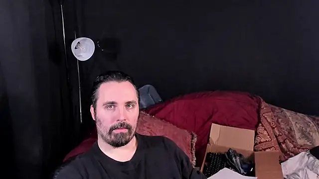 Snapshot of Metalstud chatting on 3, 12, 2025 Metalstud online show from 3, 12, 2025