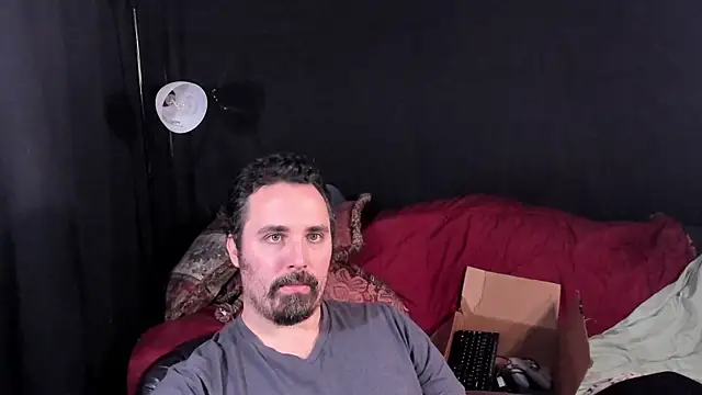 Snapshot of Metalstud chatting on 26, 11, 2025 Metalstud online show from 26, 11, 2025