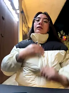 vaneelee online show from 12, 11, 2025