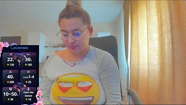 hot evil queen online show from 12, 3, 2025