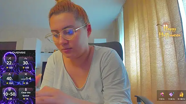 Snapshot of hot_evil_queen chatting on 26, 10, 2025 hot evil queen online show from 26, 10, 2025