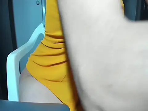 Snapshot of Angelchezcka chatting on 14, 11, 2025 Angelchezcka online show from 14, 11, 2025