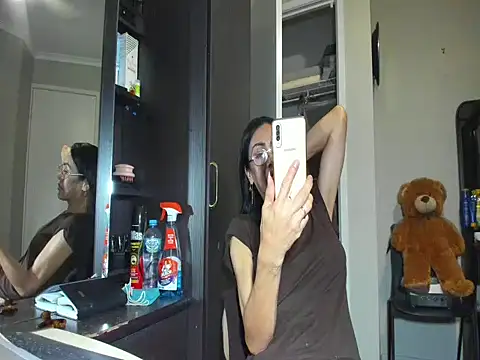 Angelchezcka online show from 13, 4, 2026