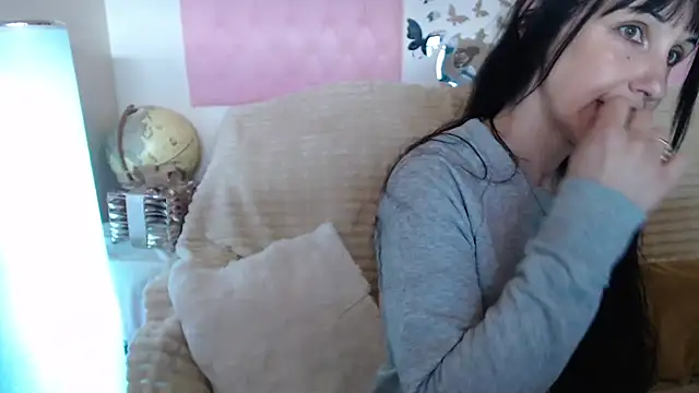 Snapshot of -carla- chatting on 14, 5, 2026 -carla- online show from 14, 5, 2026