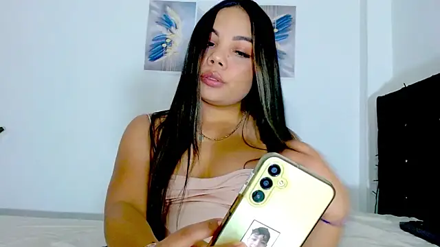 Snapshot of Kylie_loveee chatting on 6, 3, 2025 Kylie loveee online show from 6, 3, 2025