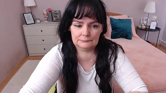 Snapshot of LeveMe2Nightt chatting on 25, 5, 2026 LeveMe2Nightt online show from 25, 5, 2026