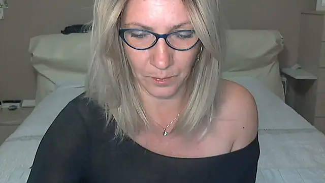 Snapshot of -K-- chatting on 27, 11, 2025 -K-- online show from 27, 11, 2025