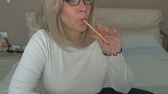 Snapshot of -K-- chatting on 22, 10, 2025 -K-- online show from 22, 10, 2025