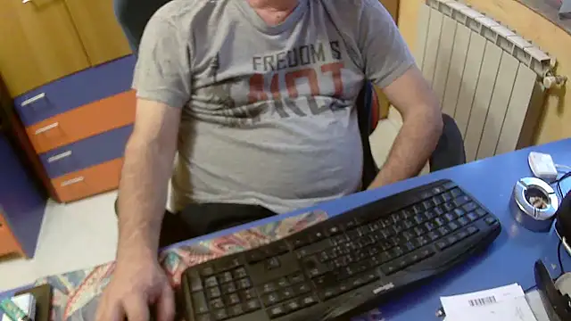 Snapshot of Tango128 chatting on 10, 9, 2025 Tango128 online show from 10, 9, 2025