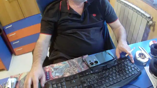 Snapshot of Tango128 chatting on 22, 9, 2025 Tango128 online show from 22, 9, 2025