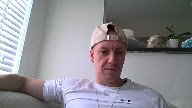 Snapshot of ploki2180 chatting on 26, 10, 2025 ploki2180 online show from 26, 10, 2025