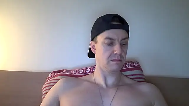 Snapshot of ploki2180 chatting on 9, 3, 2025 ploki2180 online show from 9, 3, 2025