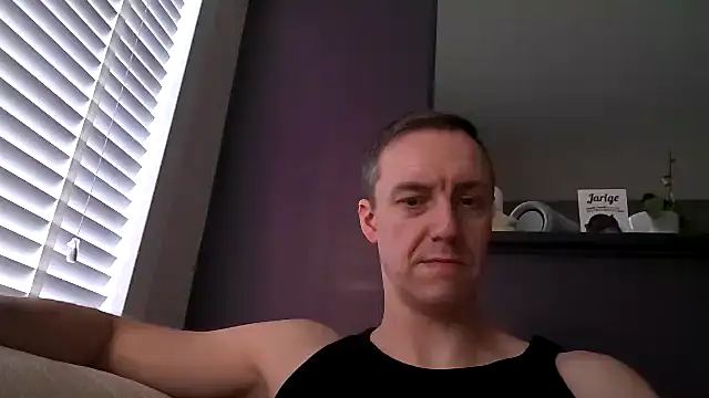 Snapshot of ploki2180 chatting on 9, 3, 2025 ploki2180 online show from 9, 3, 2025