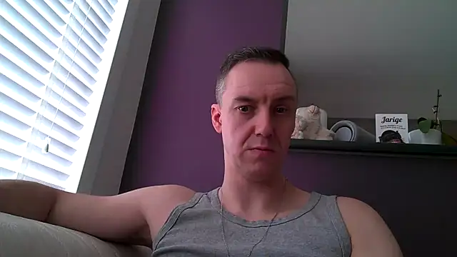 Snapshot of ploki2180 chatting on 15, 3, 2025 ploki2180 online show from 15, 3, 2025