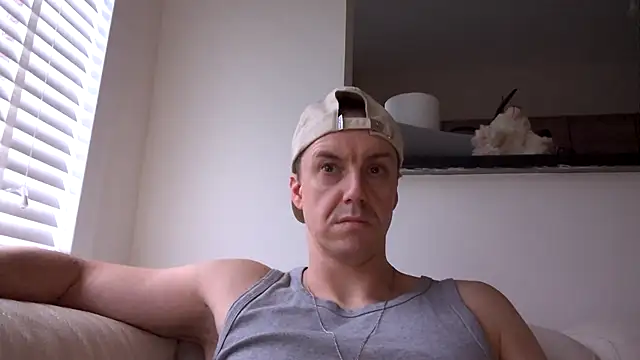 Snapshot of ploki2180 chatting on 23, 11, 2025 ploki2180 online show from 23, 11, 2025