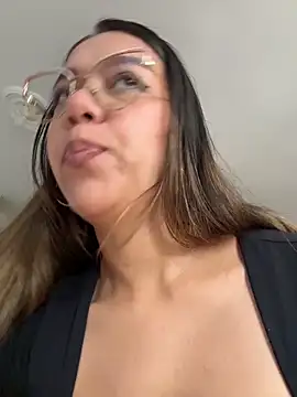 Snapshot of Andrea-Queen chatting on 11, 4, 2026 Andrea-Queen online show from 11, 4, 2026