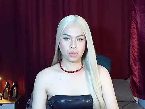 Snapshot of MistressLuna1 chatting on 2, 6, 2026 MistressLuna1 online show from 2, 6, 2026