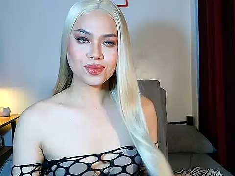 Snapshot of MistressLuna1 chatting on 28, 4, 2026 MistressLuna1 online show from 28, 4, 2026