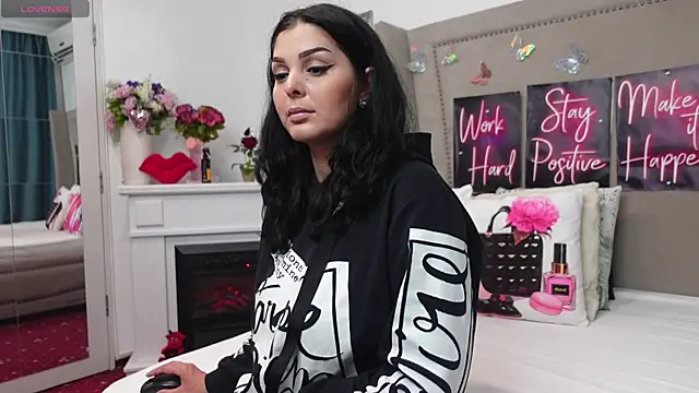 Snapshot of LexyRene chatting on 3, 5, 2026 LexyRene online show from 3, 5, 2026