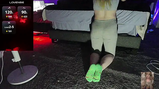 Blondiewithanass online show from 5, 4, 2026