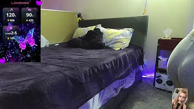 Blondiewithanass online show from 3, 2, 2026