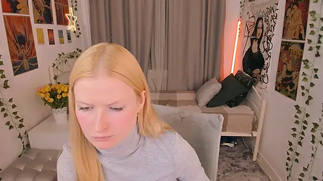 Laly Peach online show from 11, 10, 2025