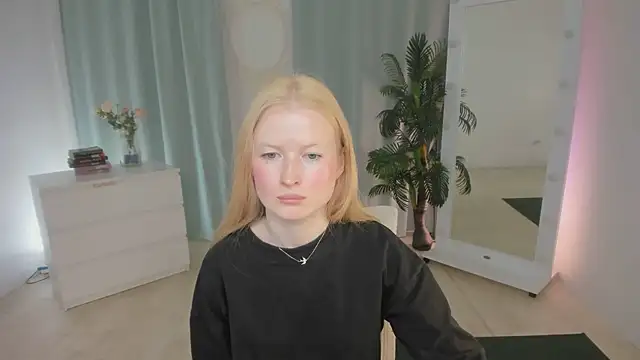 Laly Peach online show from 16, 6, 2026