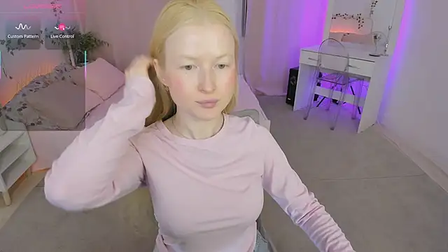 Laly Peach online show from 17, 6, 2026