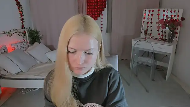 Laly Peach online show from 17, 2, 2026