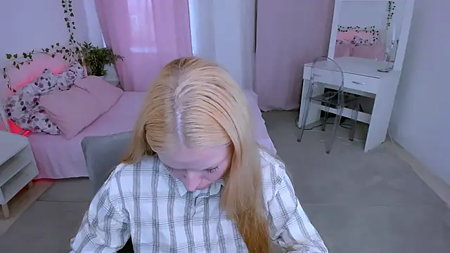 Laly Peach online show from 1, 7, 2026