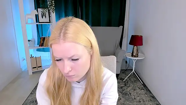 Laly Peach online show from 3, 7, 2026