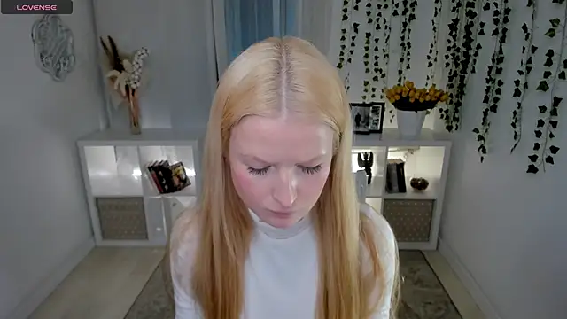 Laly Peach online show from 16, 3, 2026