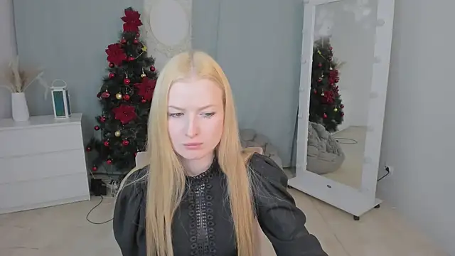 Laly Peach online show from 12, 1, 2026