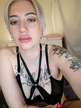 Snapshot of Fuck-Gina chatting on 8, 7, 2026 Fuck-Gina online show from 8, 7, 2026