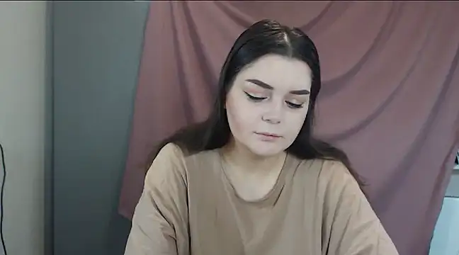 Snapshot of ohhhMie chatting on 2, 2, 2025 ohhhMie online show from 2, 2, 2025