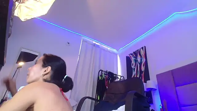 lizzy squirt online show from 11, 1, 2026